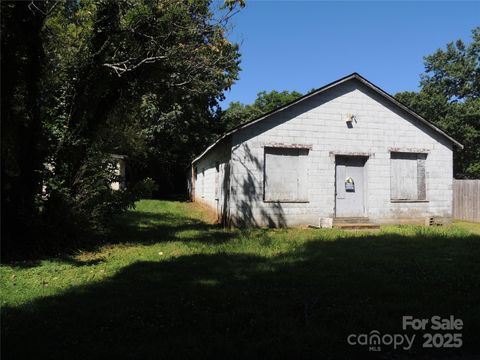 2012 Whisnant Avenue N Newton NC 28658