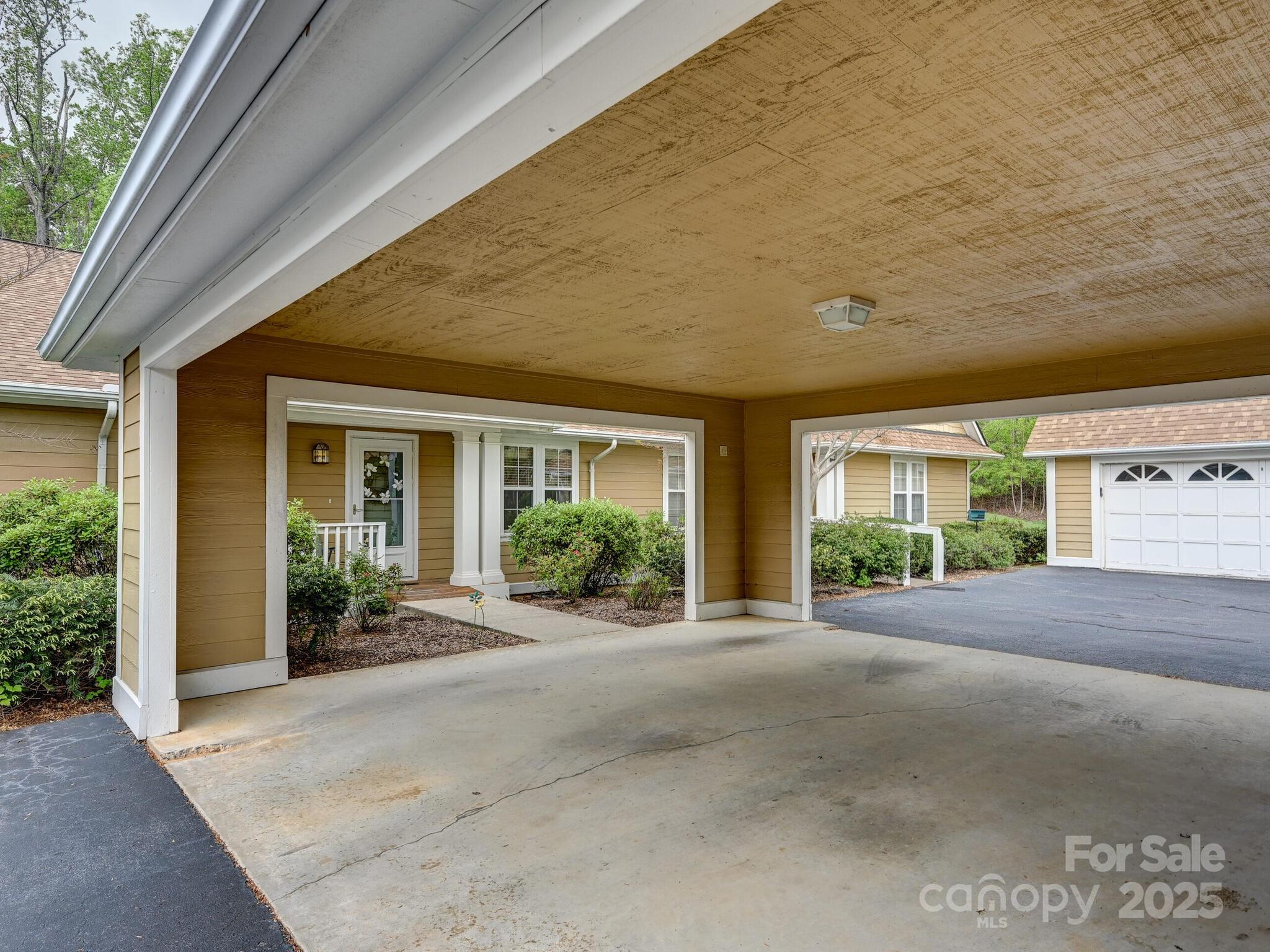 1202 Hyde Park Drive