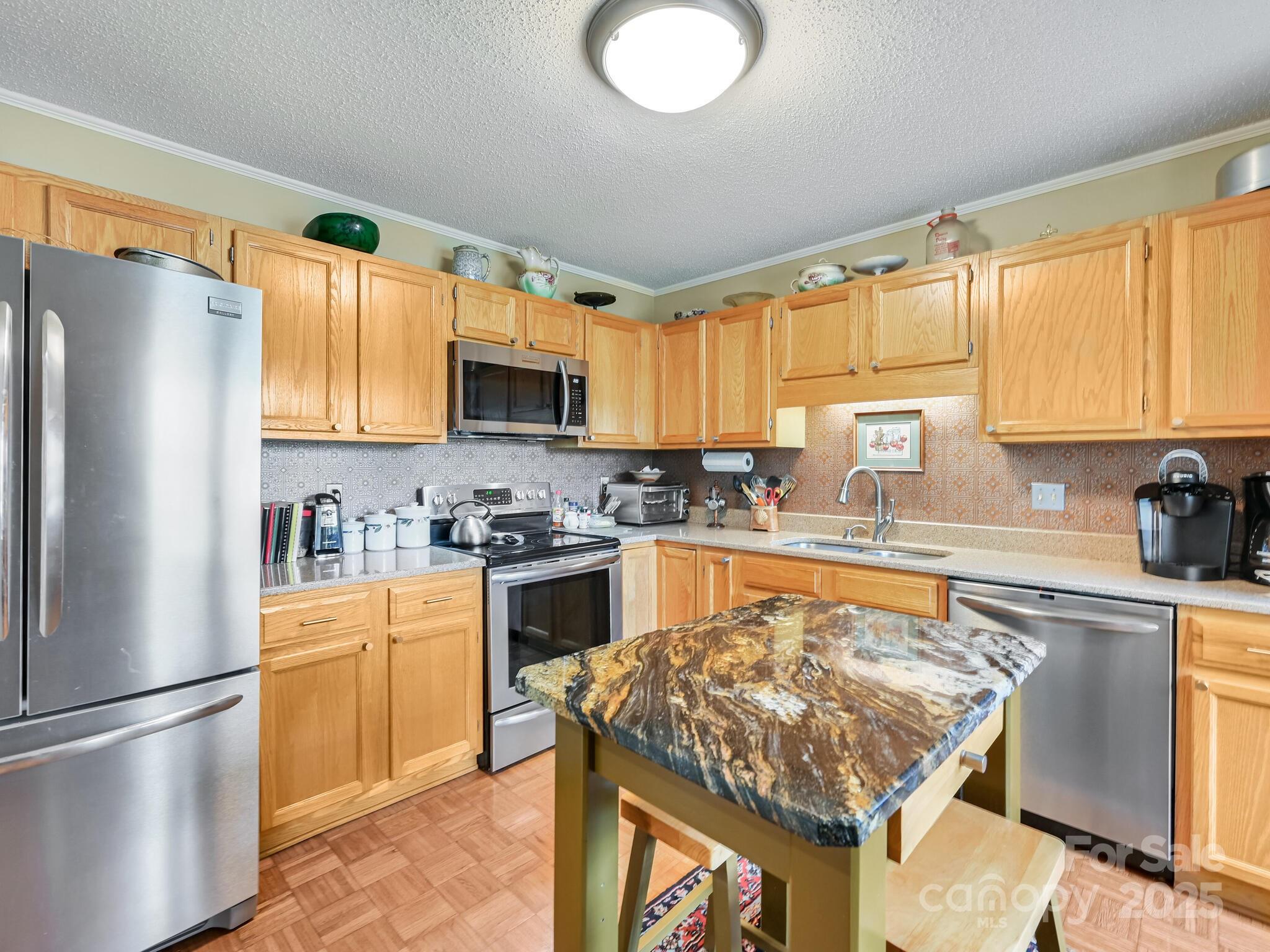 1202 Hyde Park Drive