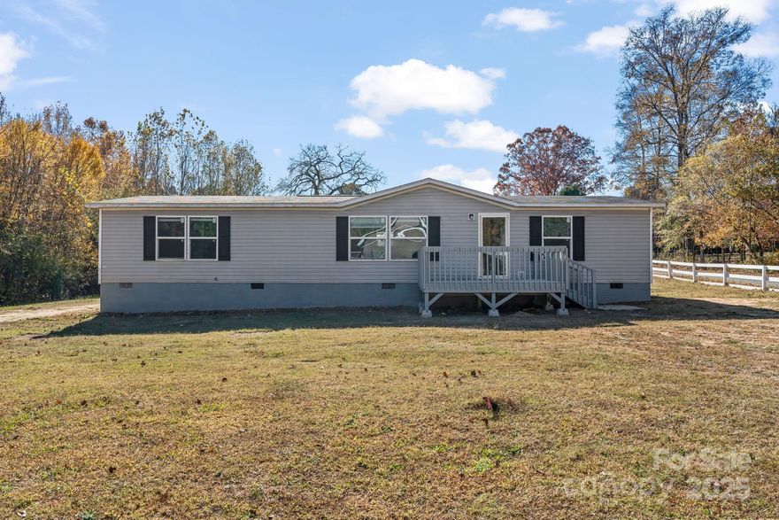Come check out this well maintained manufactured home conveniently located near the highway make commuting to the concord/charlotte area a breeze! This home features 3 beds, 2 baths, central HVAC, a spacious floor plan and more! Schedule your showing today, before this one is gone!
