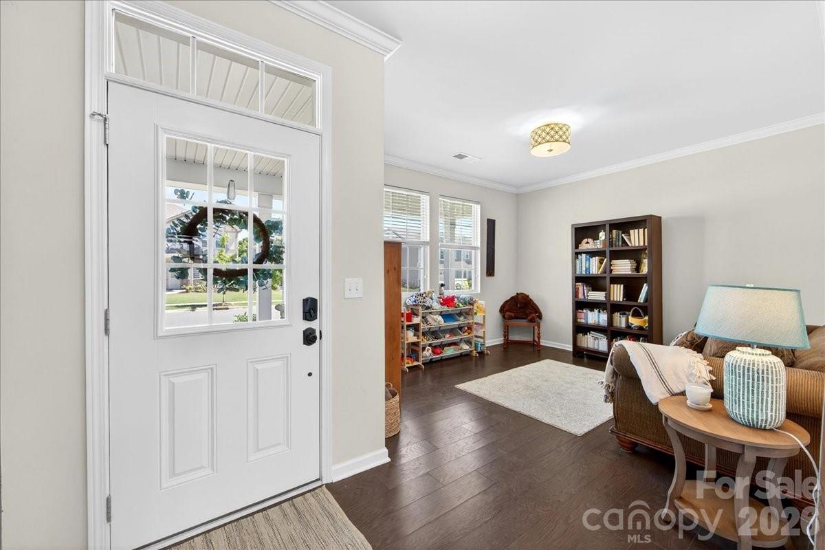 1114 Laggan Lane