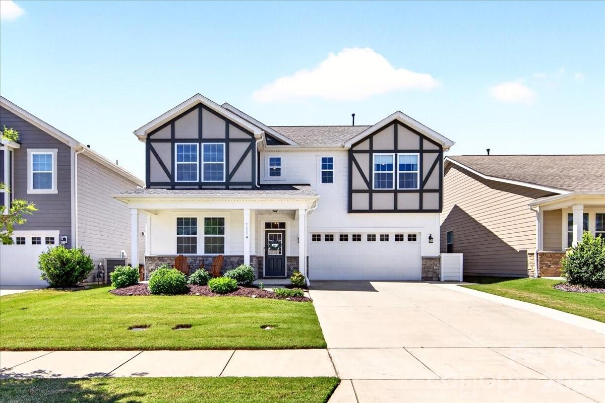 1114 Laggan Lane