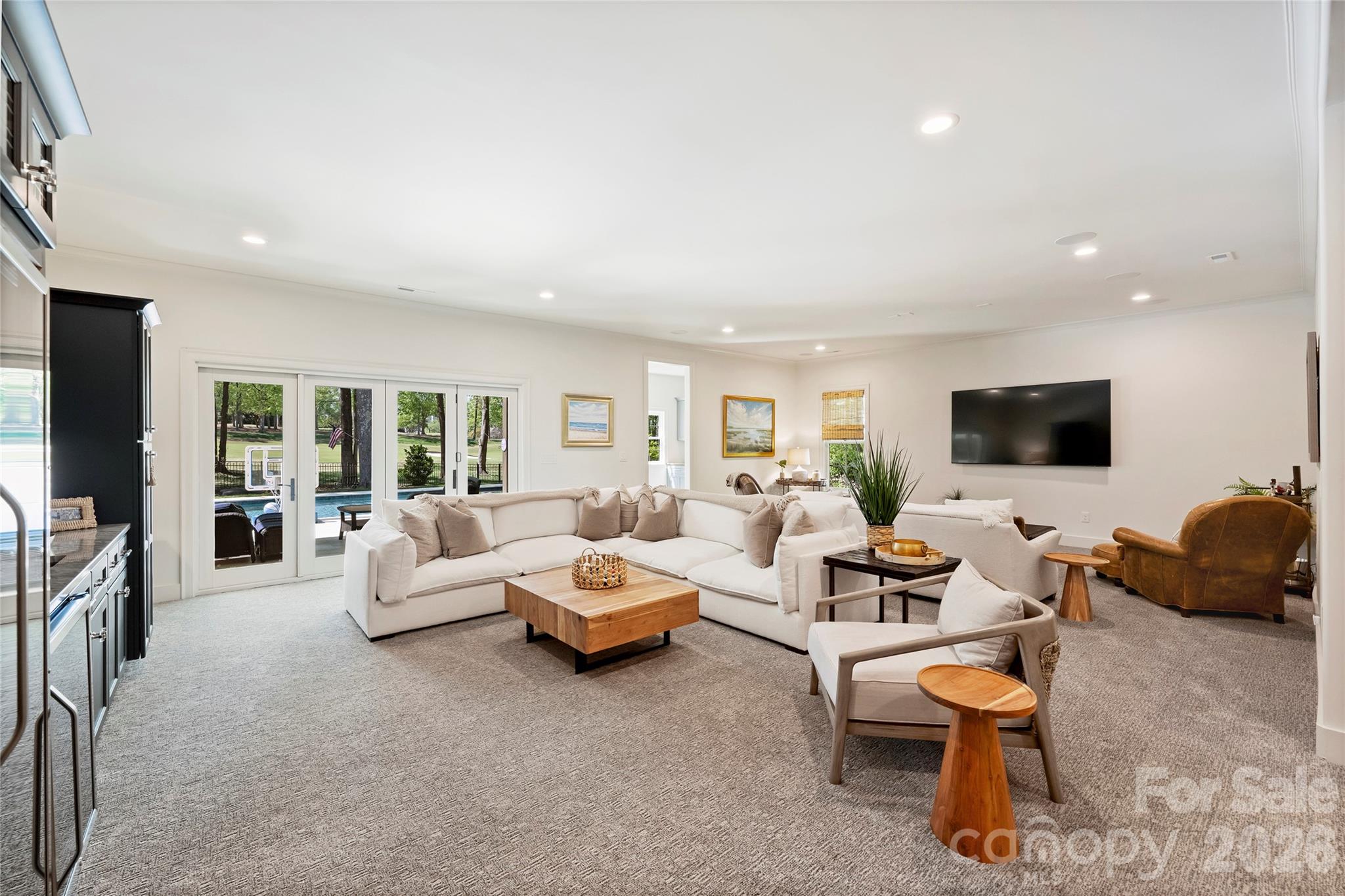 The Peninsula - Residential