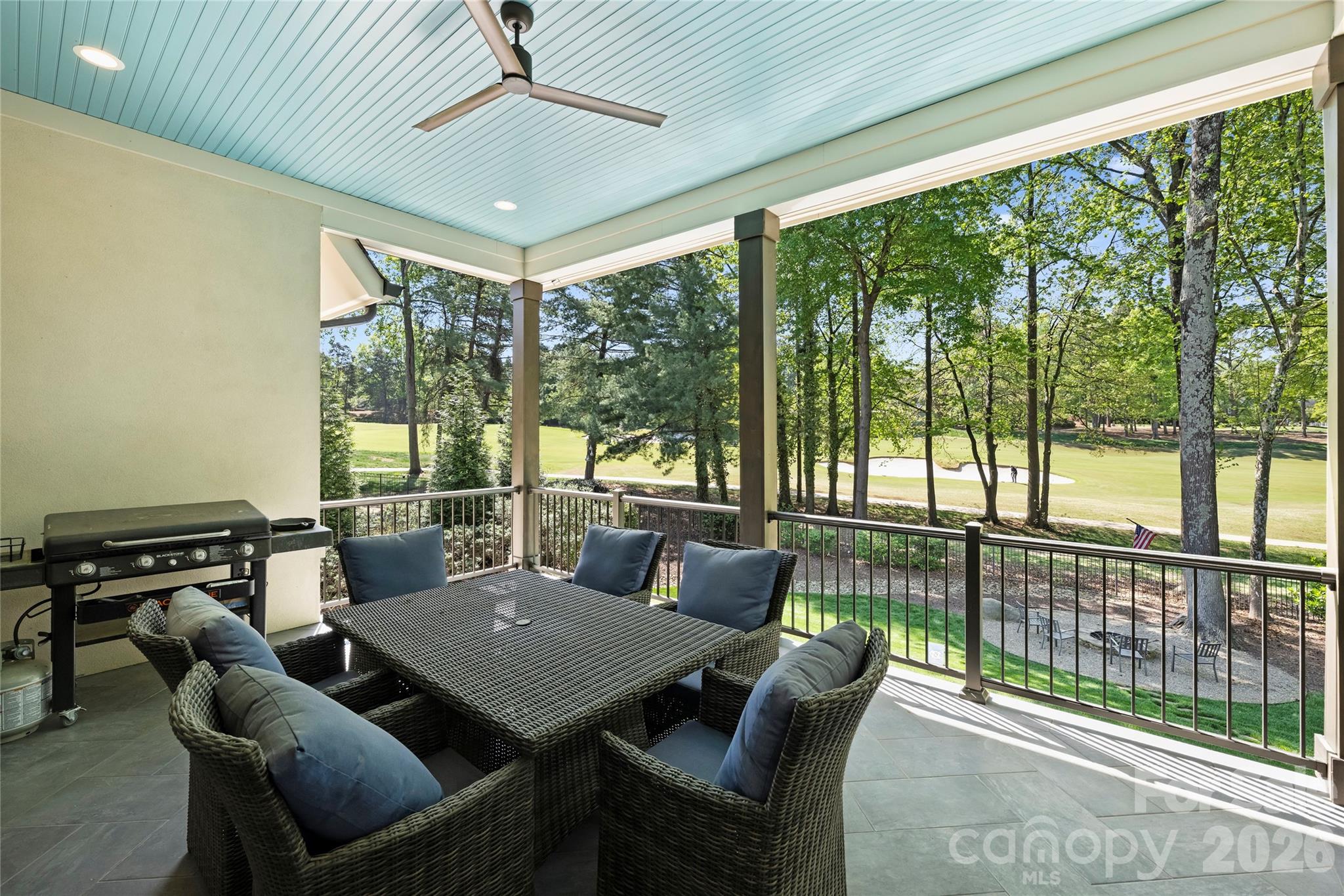 The Peninsula - Residential