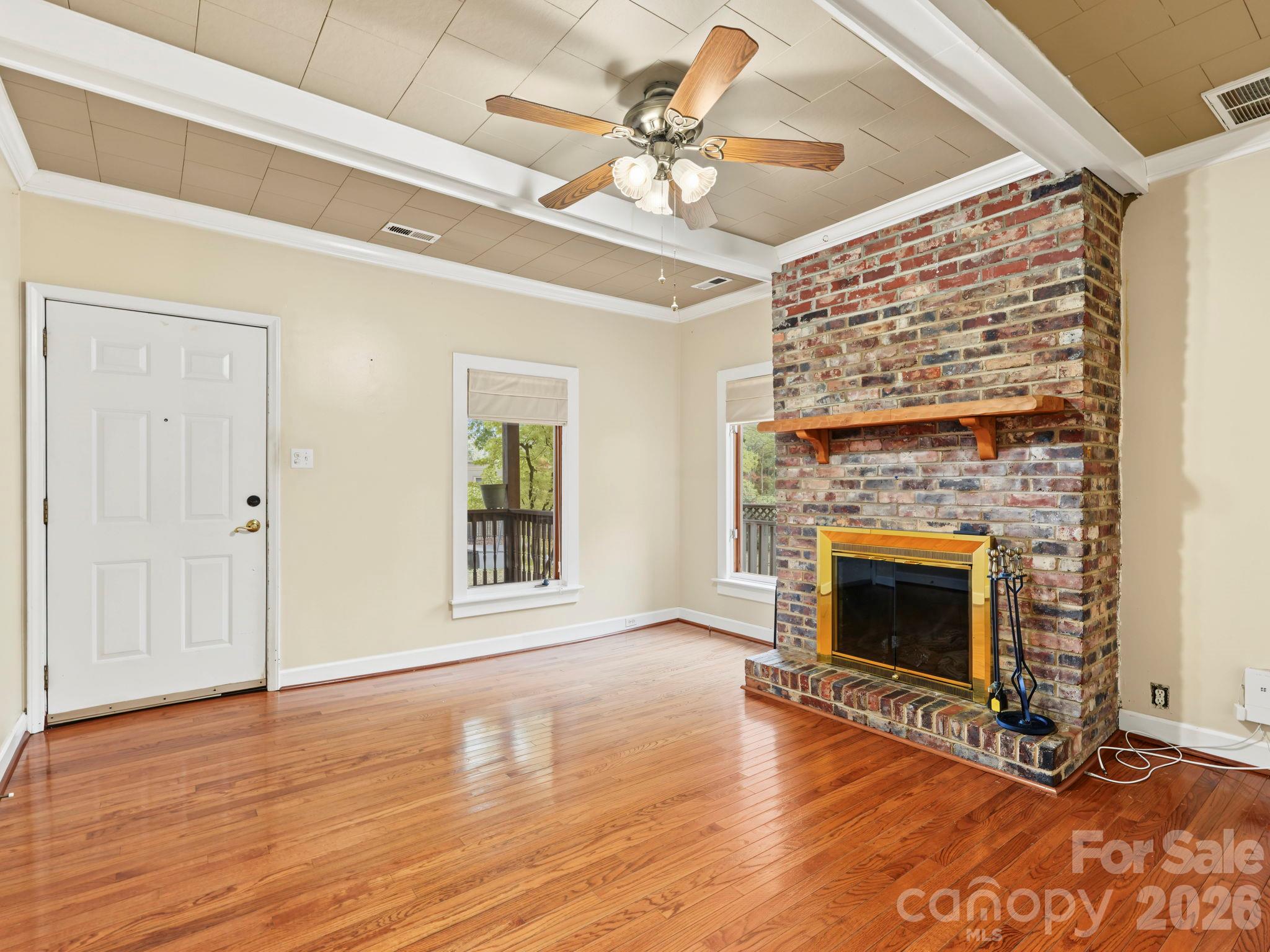 548 Sunnyside Drive SE