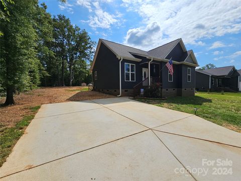 A home in Fort Lawn