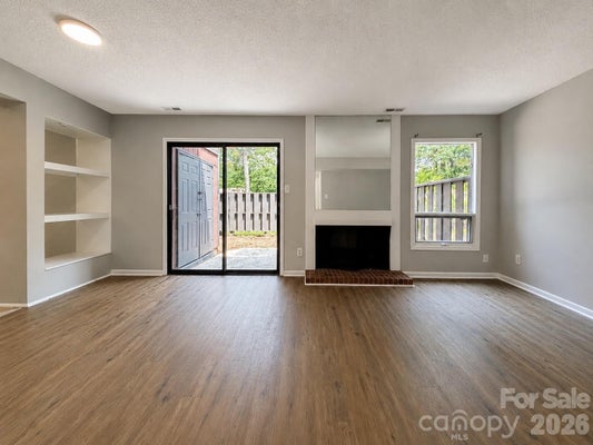 6101 HONEYSUCKLE LN, CHARLOTTE, NC 28212 - Image aca156de0a8f5de37159daedfabdb1fe/3100268707