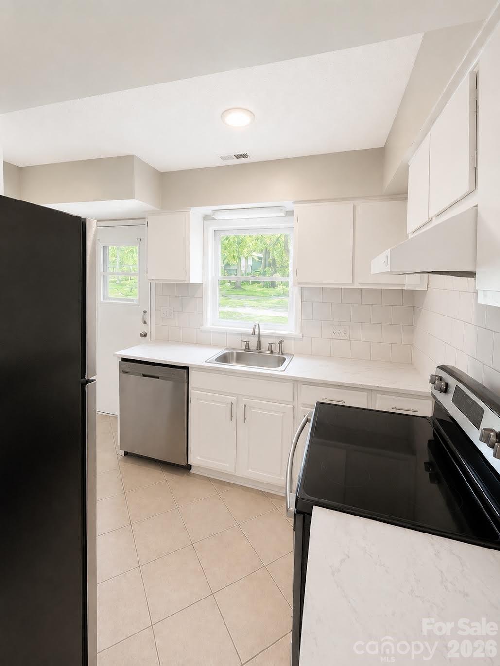 6101 honeysuckle Lane