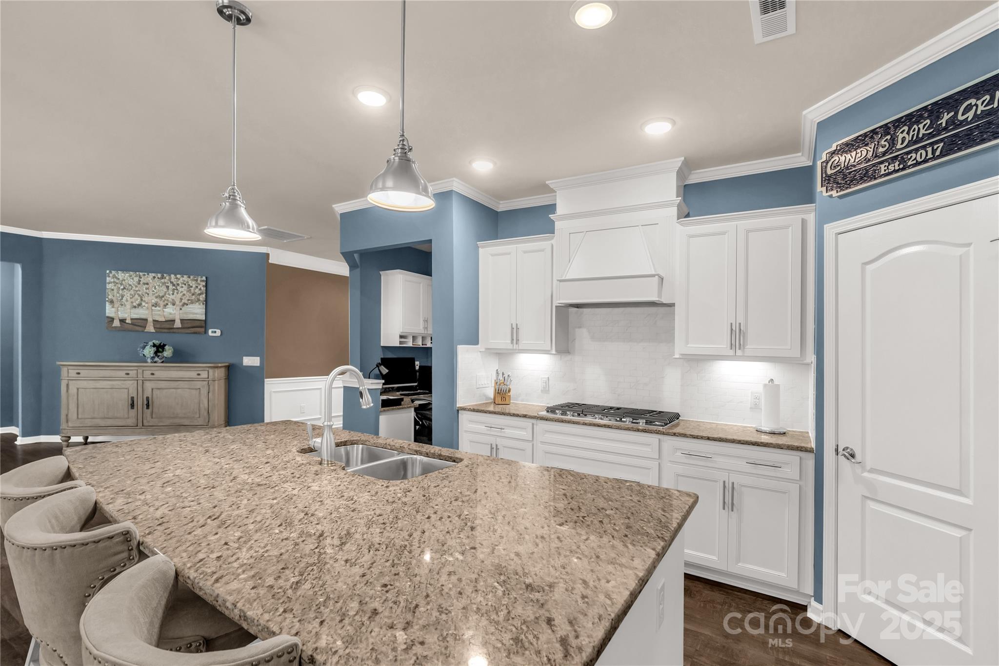 Queensbridge - Residential