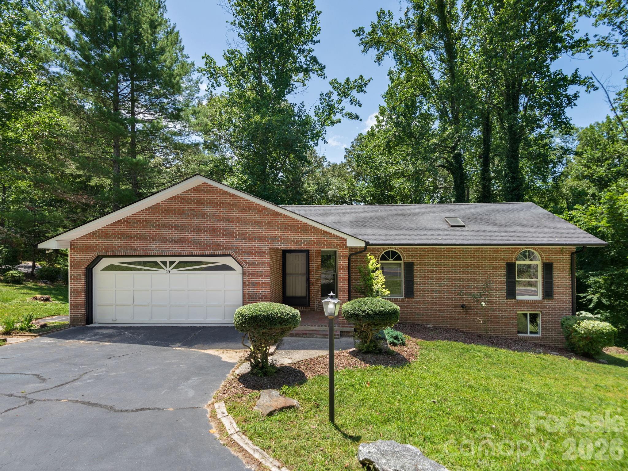 19 Loggers Run, Hendersonville, NC, 28739