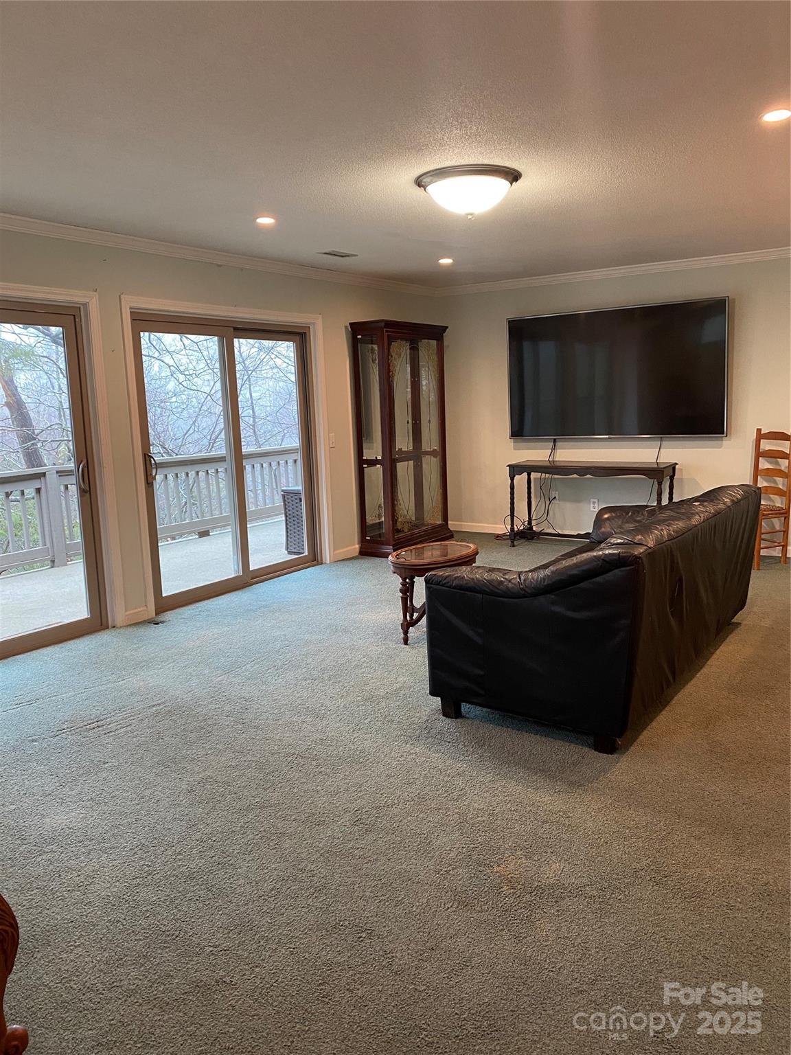 11 Cedarbrook Drive