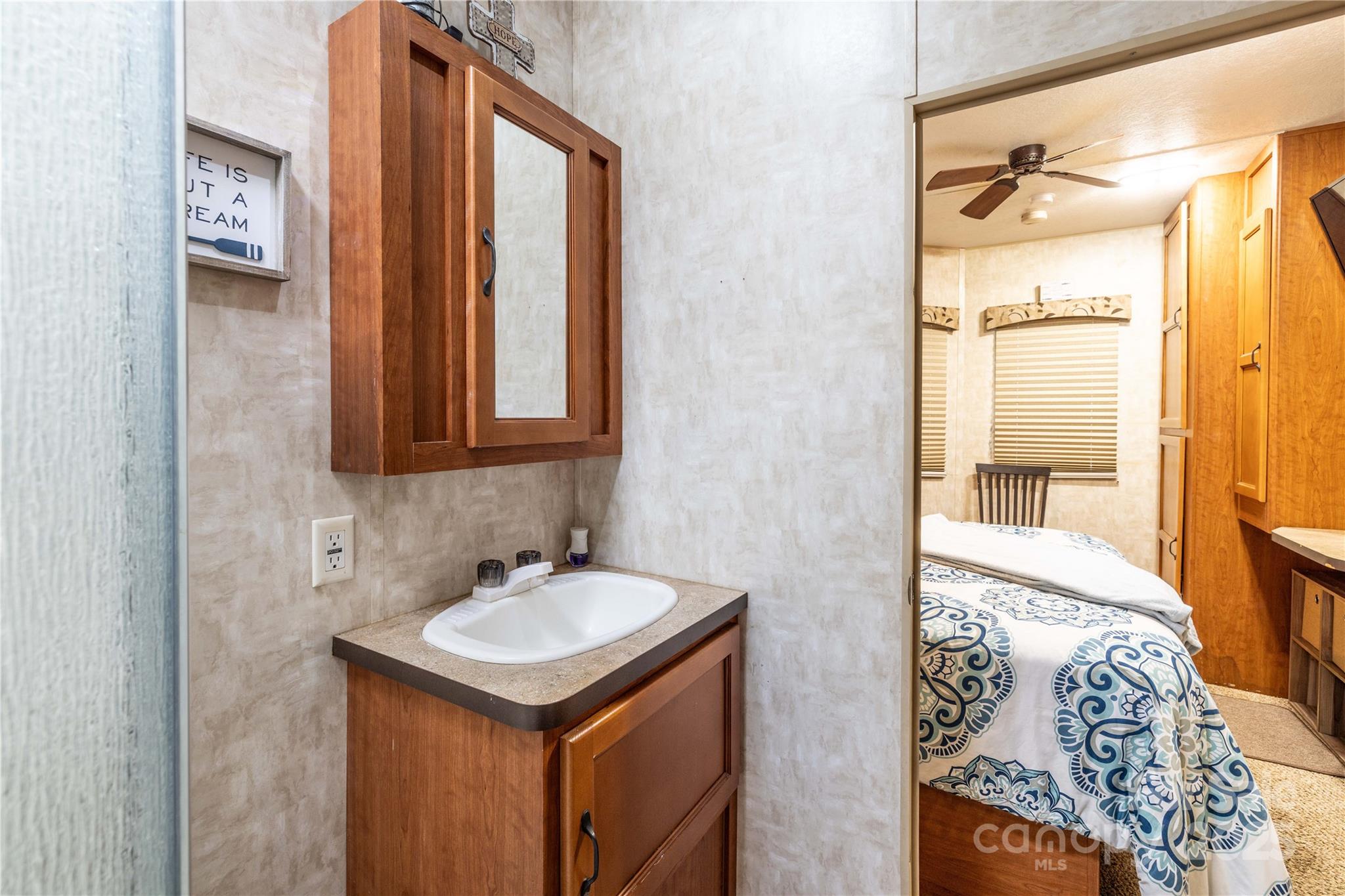 Twin Harbor - Residential