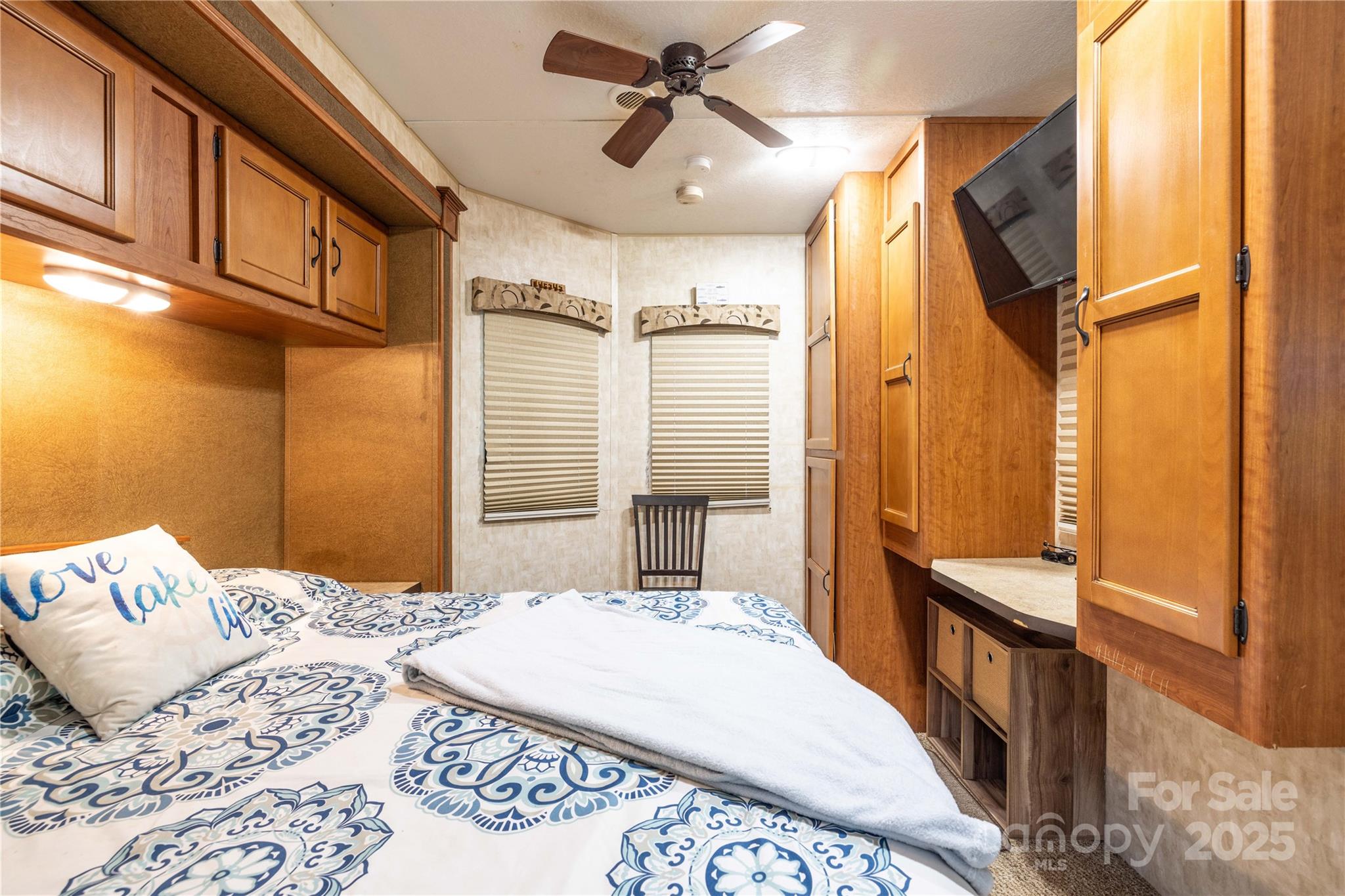 Twin Harbor - Residential