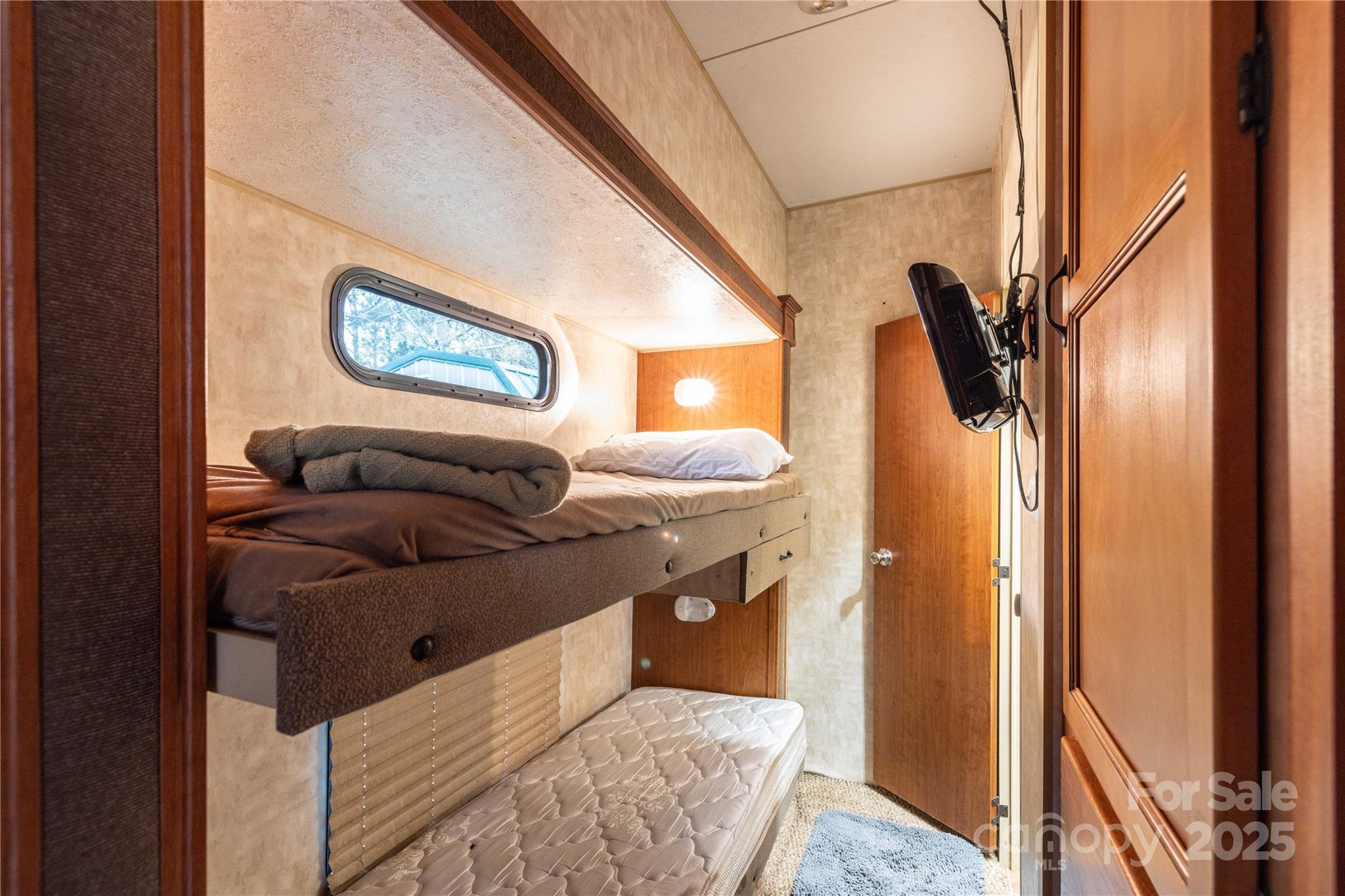 Twin Harbor - Residential