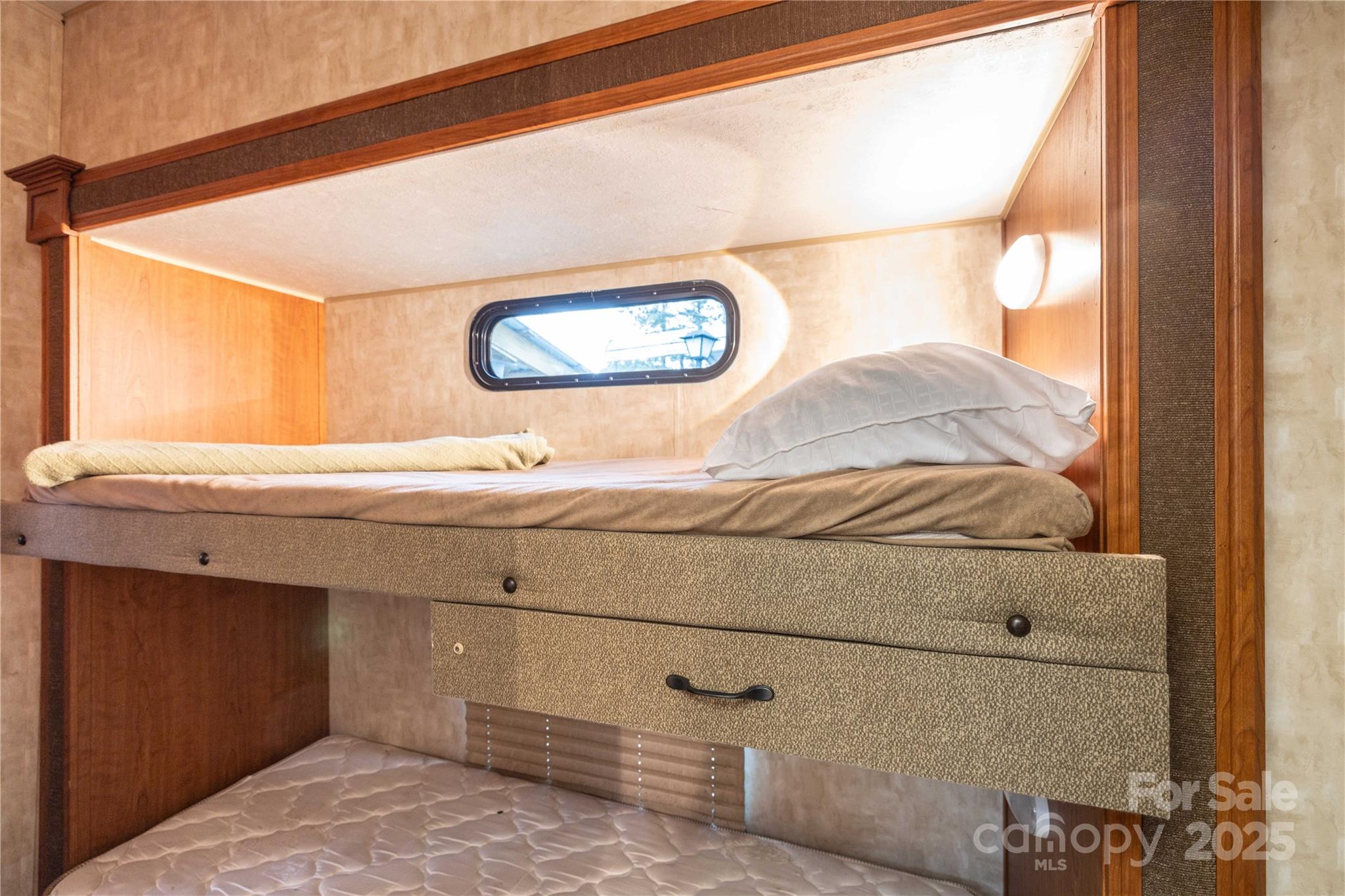 Twin Harbor - Residential