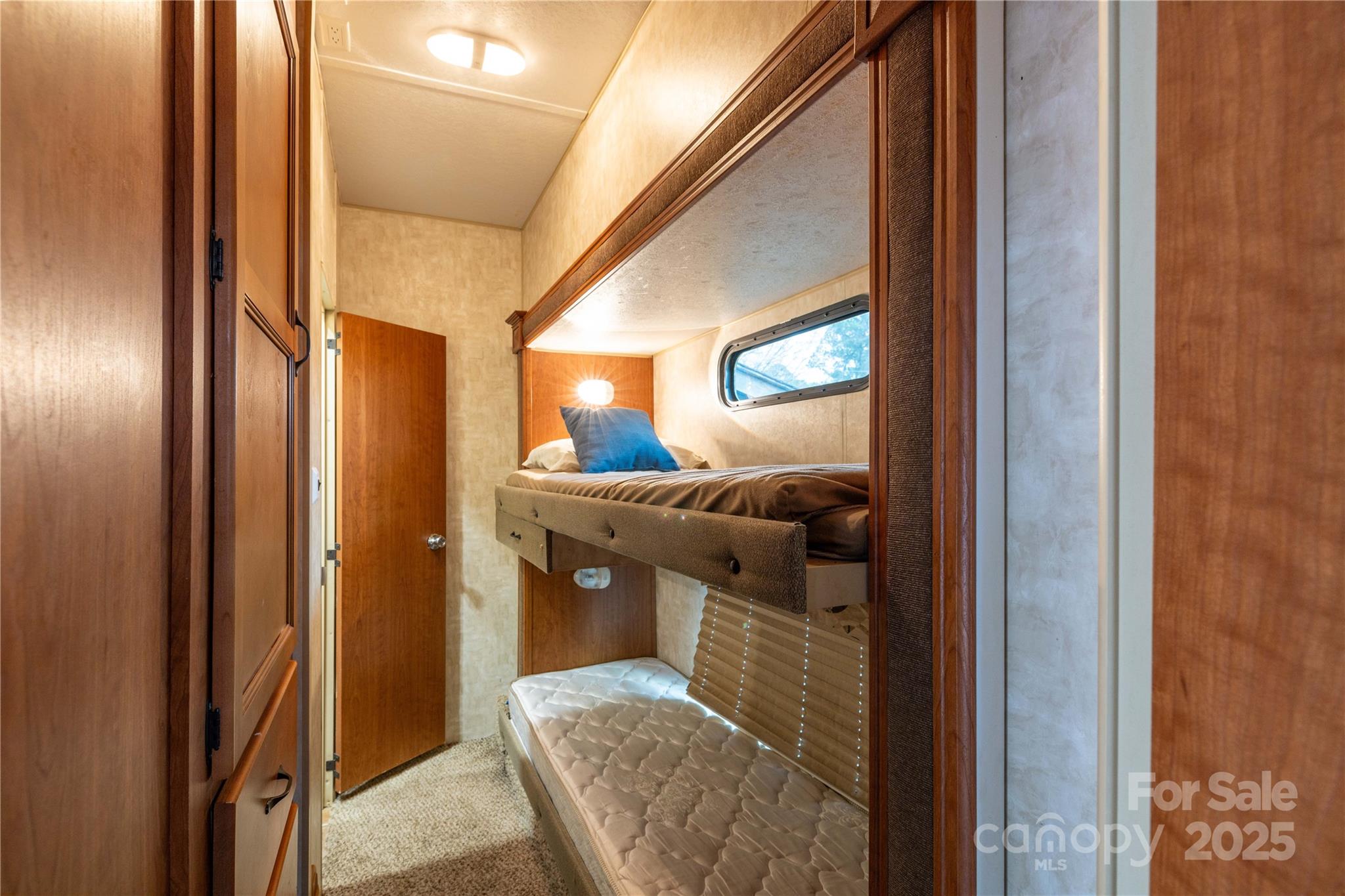 Twin Harbor - Residential