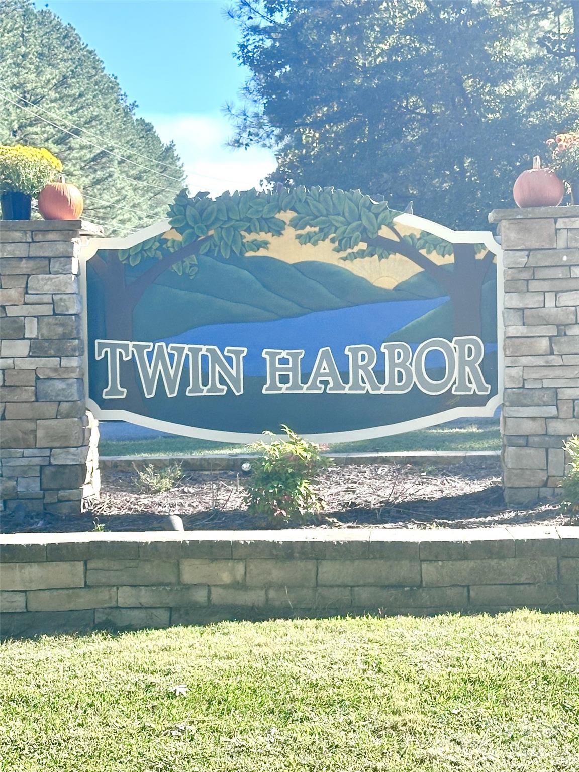 Twin Harbor - Residential