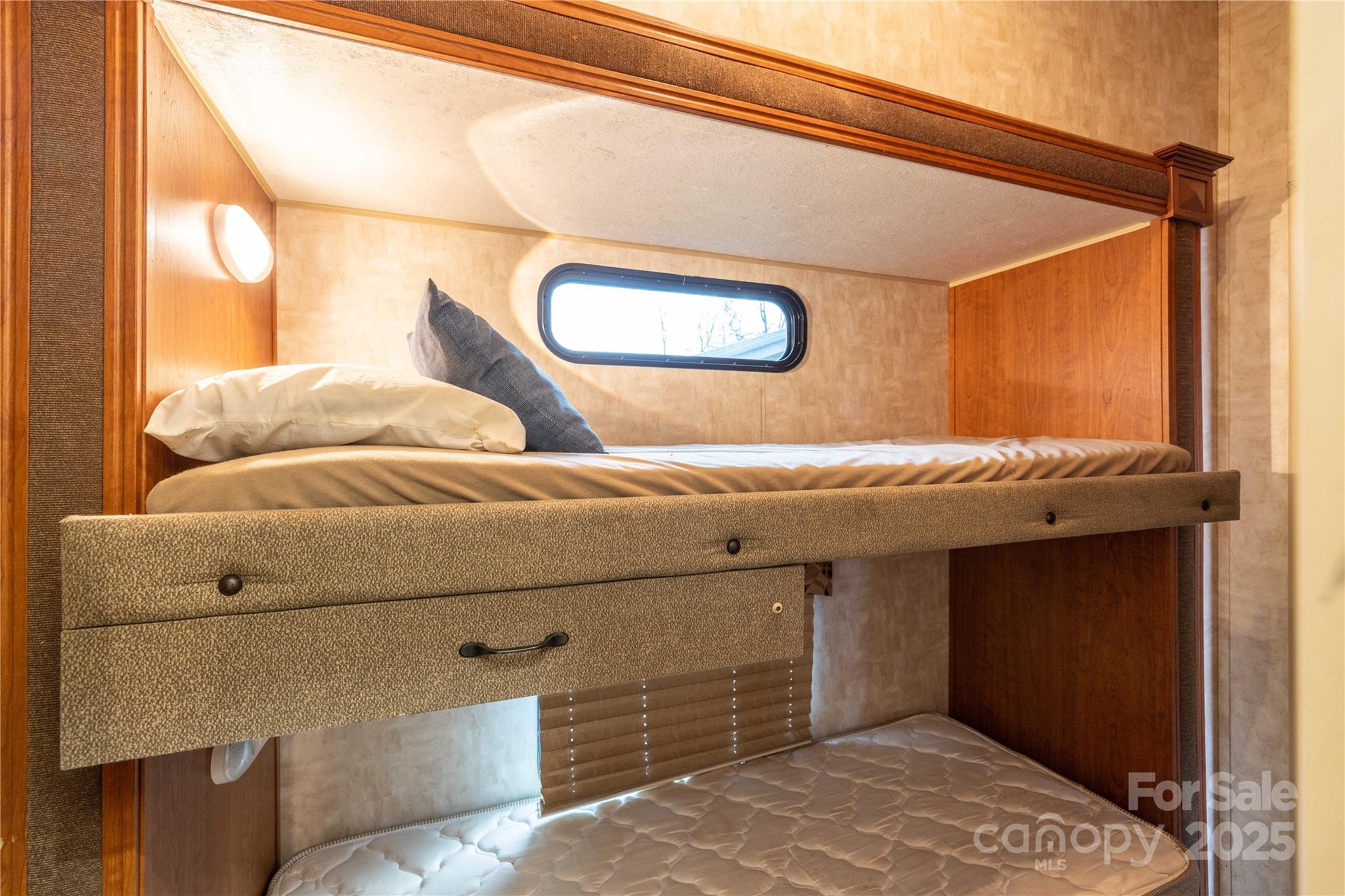 Twin Harbor - Residential