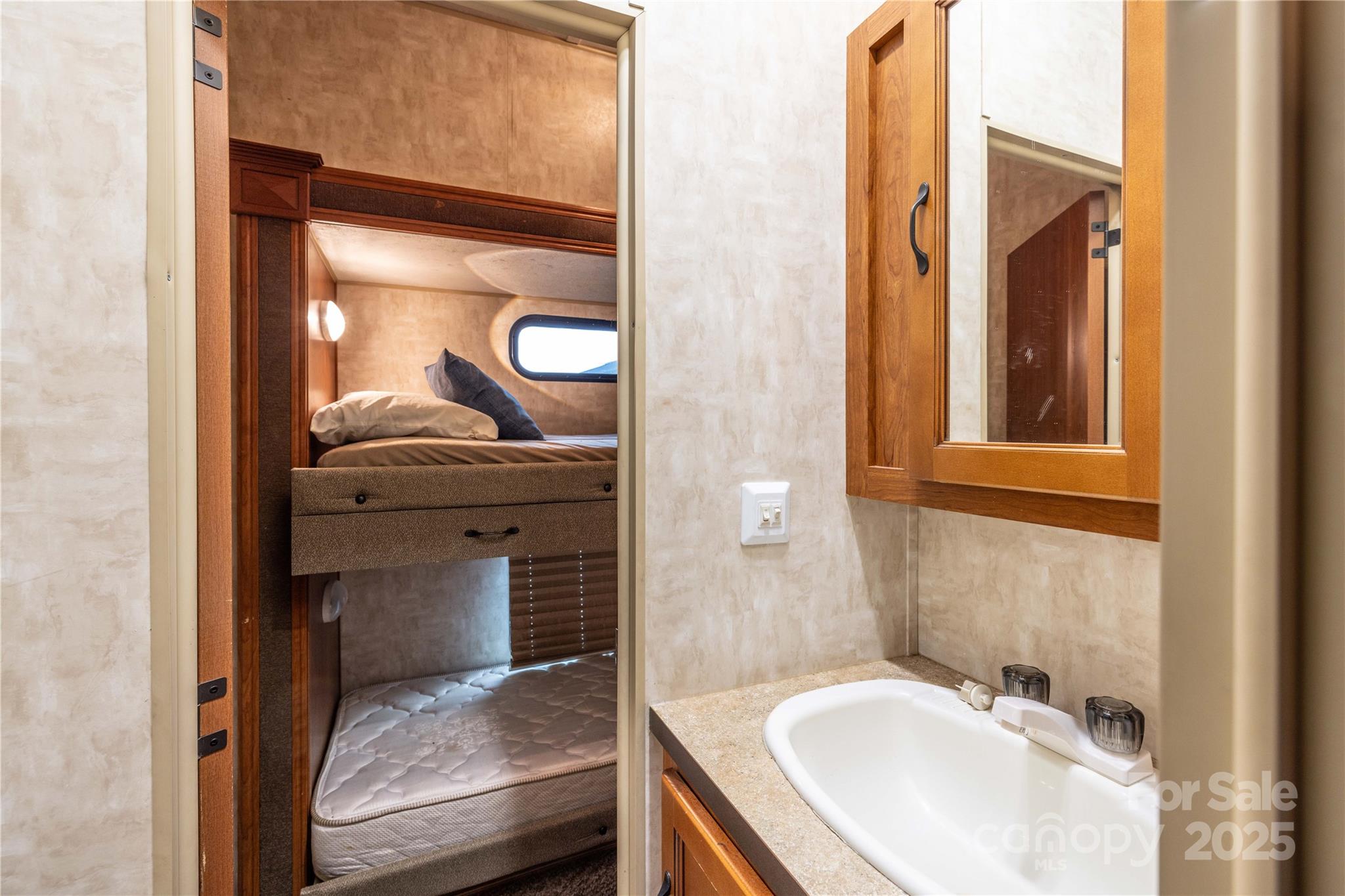 Twin Harbor - Residential