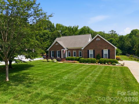 Photo of 4516 Appaloosa Lane, Charlotte, NC 28215 (MLS # 4390820)