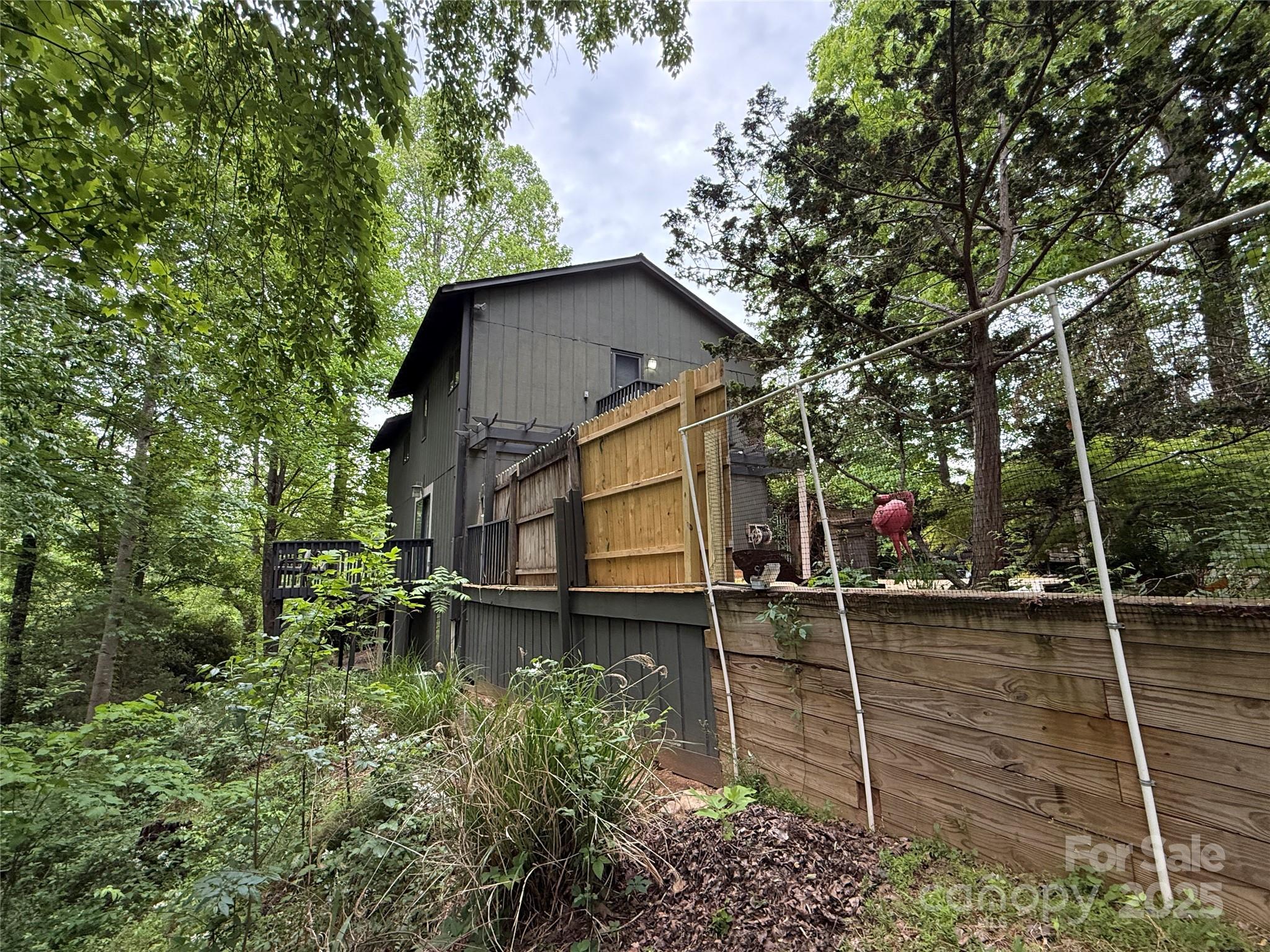 1507 Ridgewood Drive