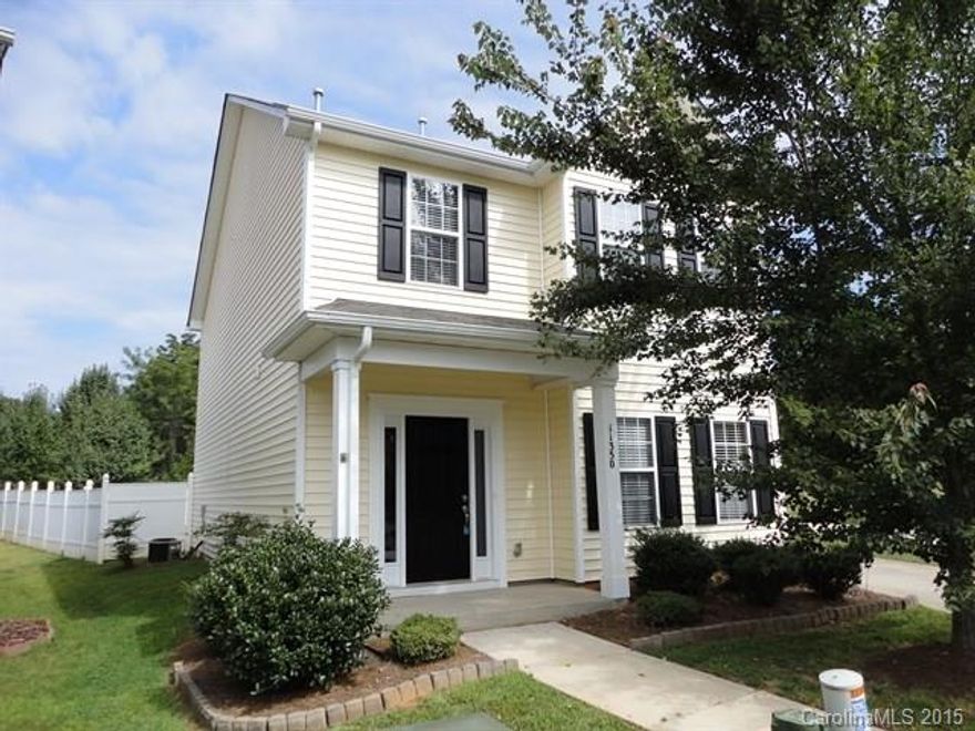 This charming home features a fenced in back yard and hardwood floors!  The great room is cozy with a fireplace for those cool days.  The kitchen is great for entertaining with a breakfast bar.  The master bedroom has a walk in closet.