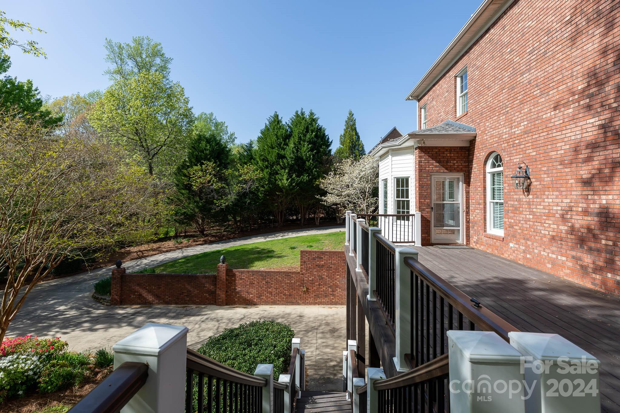 HARLINSDALE - Residential