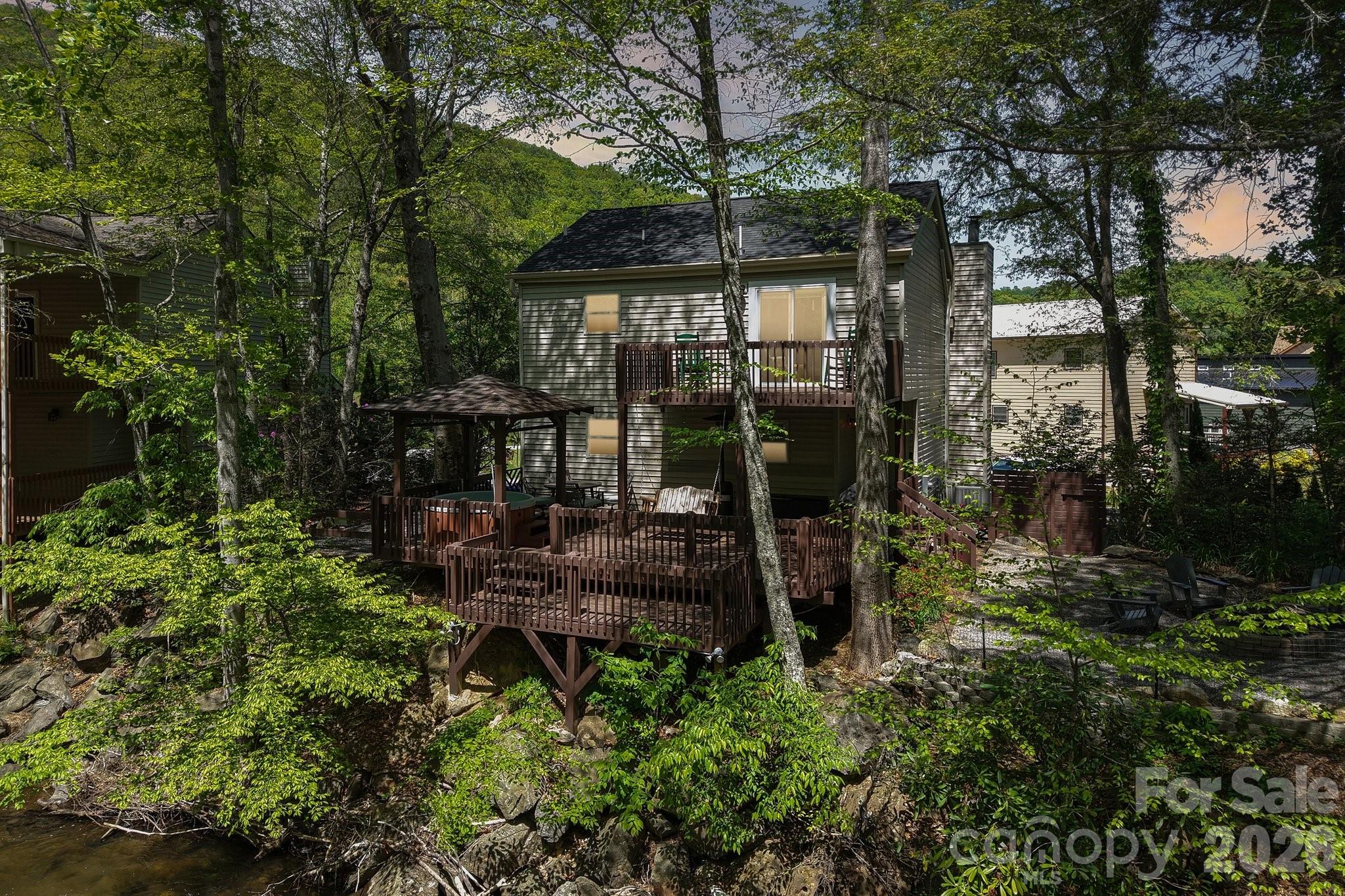 River Wind - Residential