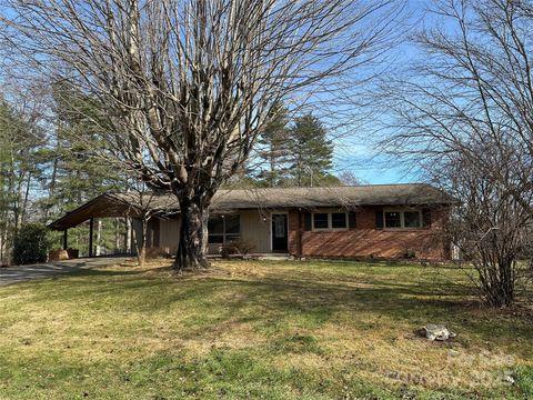 2 Star Lane Hendersonville NC 28791