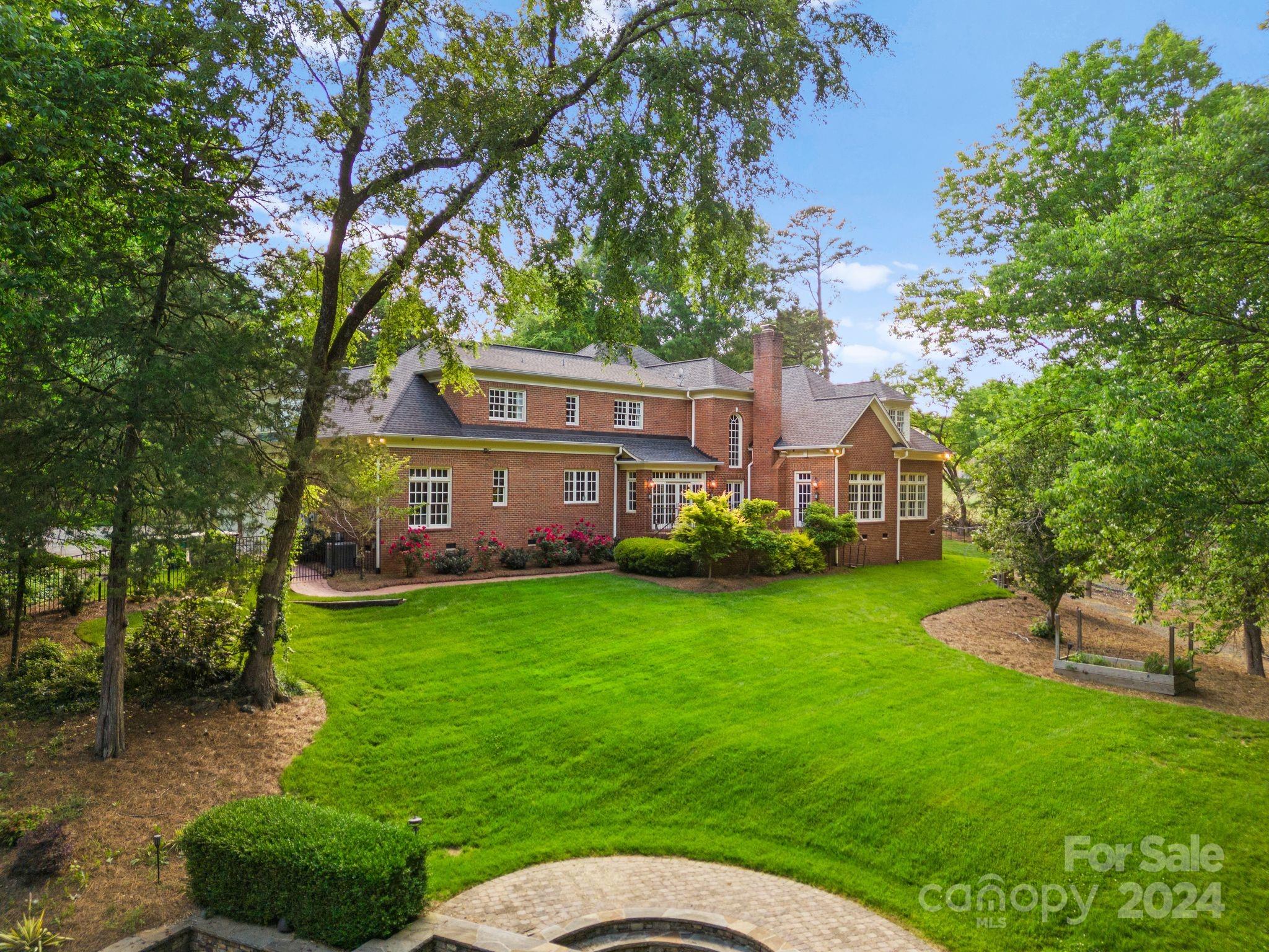 English Gardens - Residential