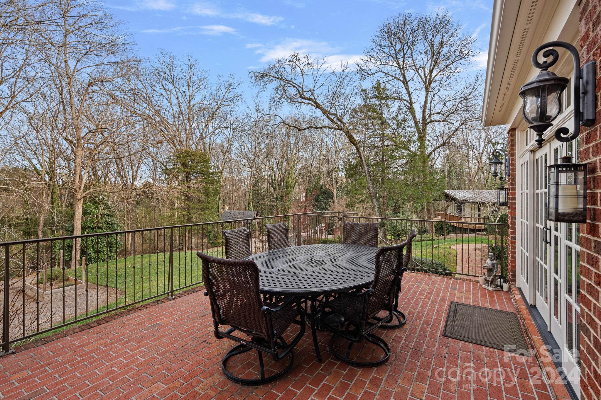 English Gardens - Residential