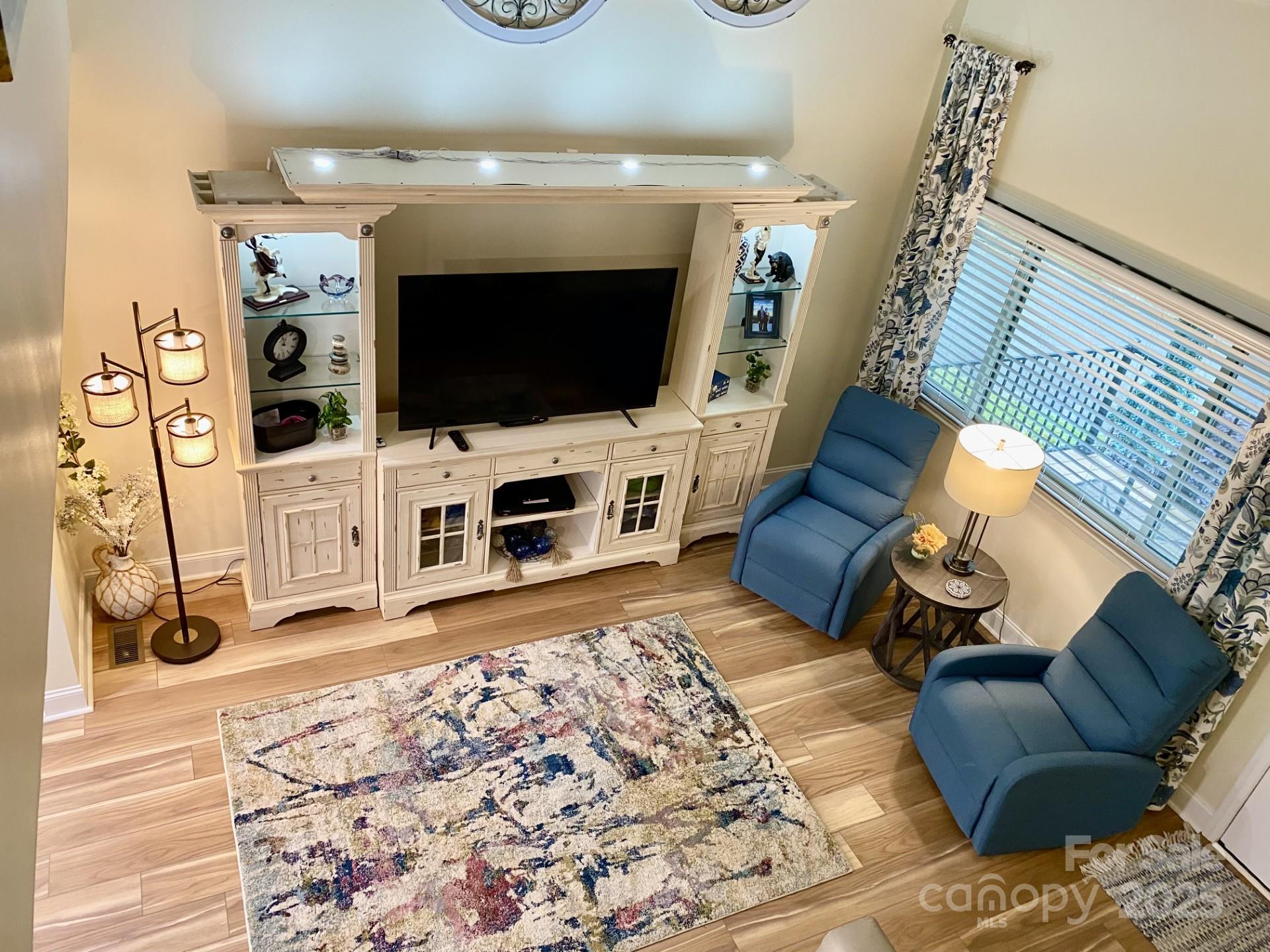 118 W Lake Drive N 205