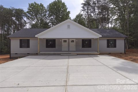 Photo of 3429 & 3431 Fostall Lane, Maiden, NC 28650 (MLS # 4391663)