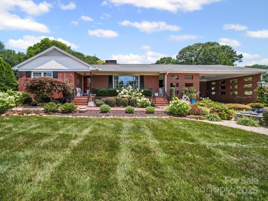 Reduced again and seller says " Sell my home!" 
 Welcome to this beautifully maintained one-level home located in the heart of the sought-after convenient Gardner Park Eastside neighborhood. Step outside to a landscaper’s dream yard, both lush and spacious! Whether you wish for colorful garden beds, outdoor entertaining spaces, or a private backyard retreat, this yard is ready for your enjoyment! Step inside and fall in love with the warmth and comfort this home offers! Featuring three bedrooms, including a large added primary suite with a tray ceiling, generous closet space, and a spacious bath complete with a whirlpool tub and separate shower. Hardwood floors flow through much of the home, adding charm and timeless elegance. A unique sunken living room creates an inviting space for relaxing or entertaining, full of character and comfort. The upgrades don’t stop there—replacement windows, updated appliances, and a 30-year roof provide peace of mind, while the encapsulated crawlspace ensures long-term protection.