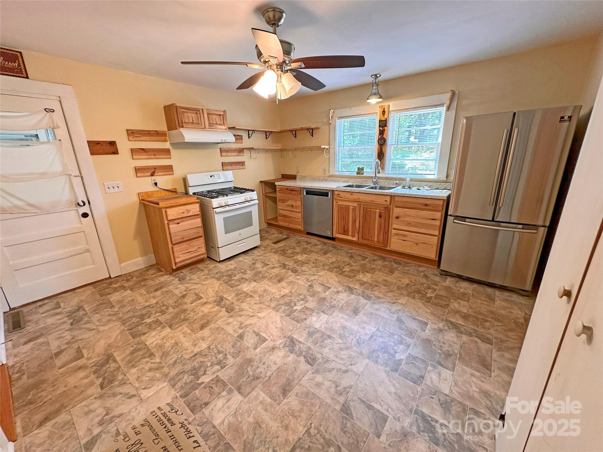 2131 E Nc 10 Highway
