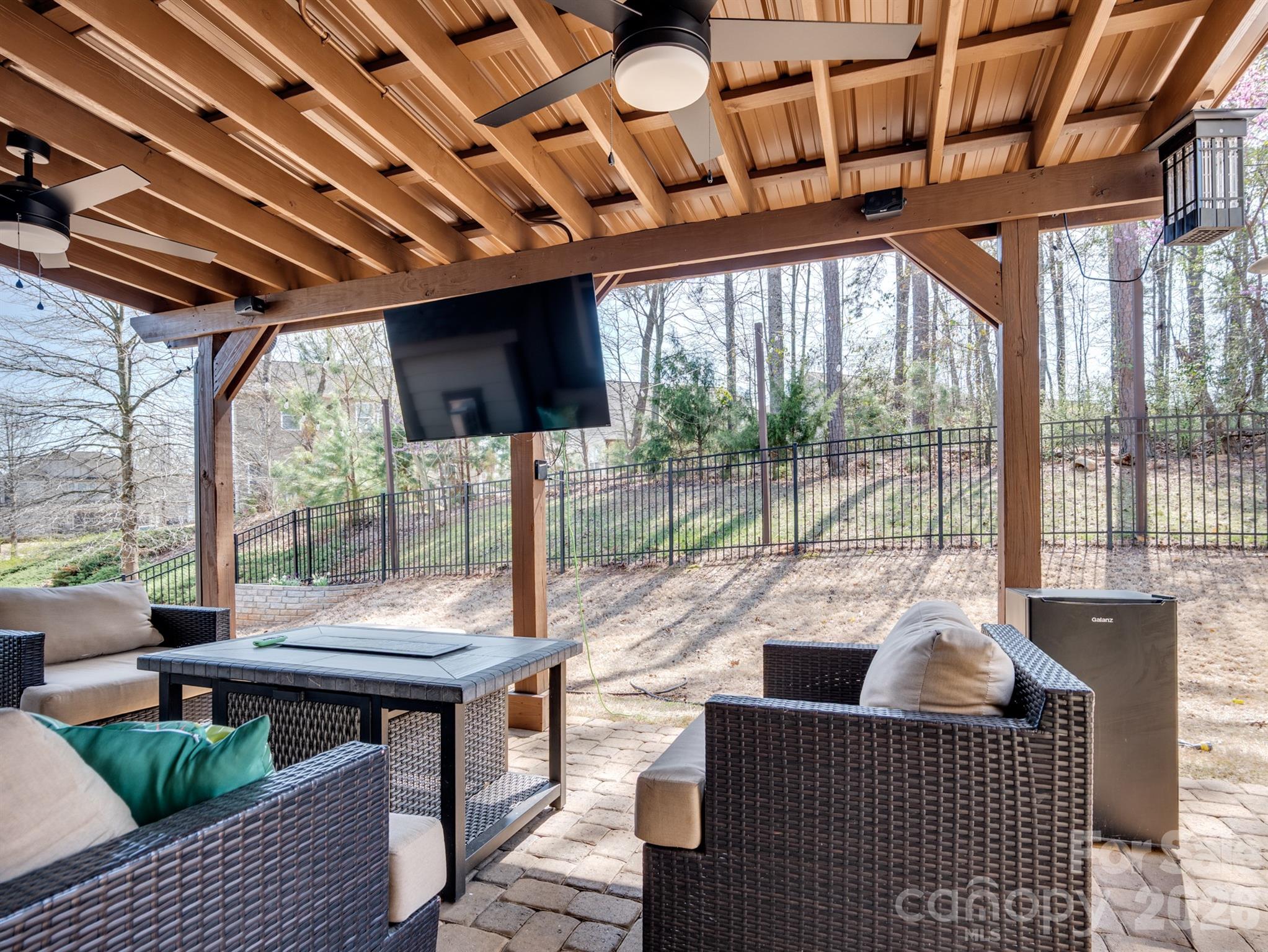 Lake Crest - Residential