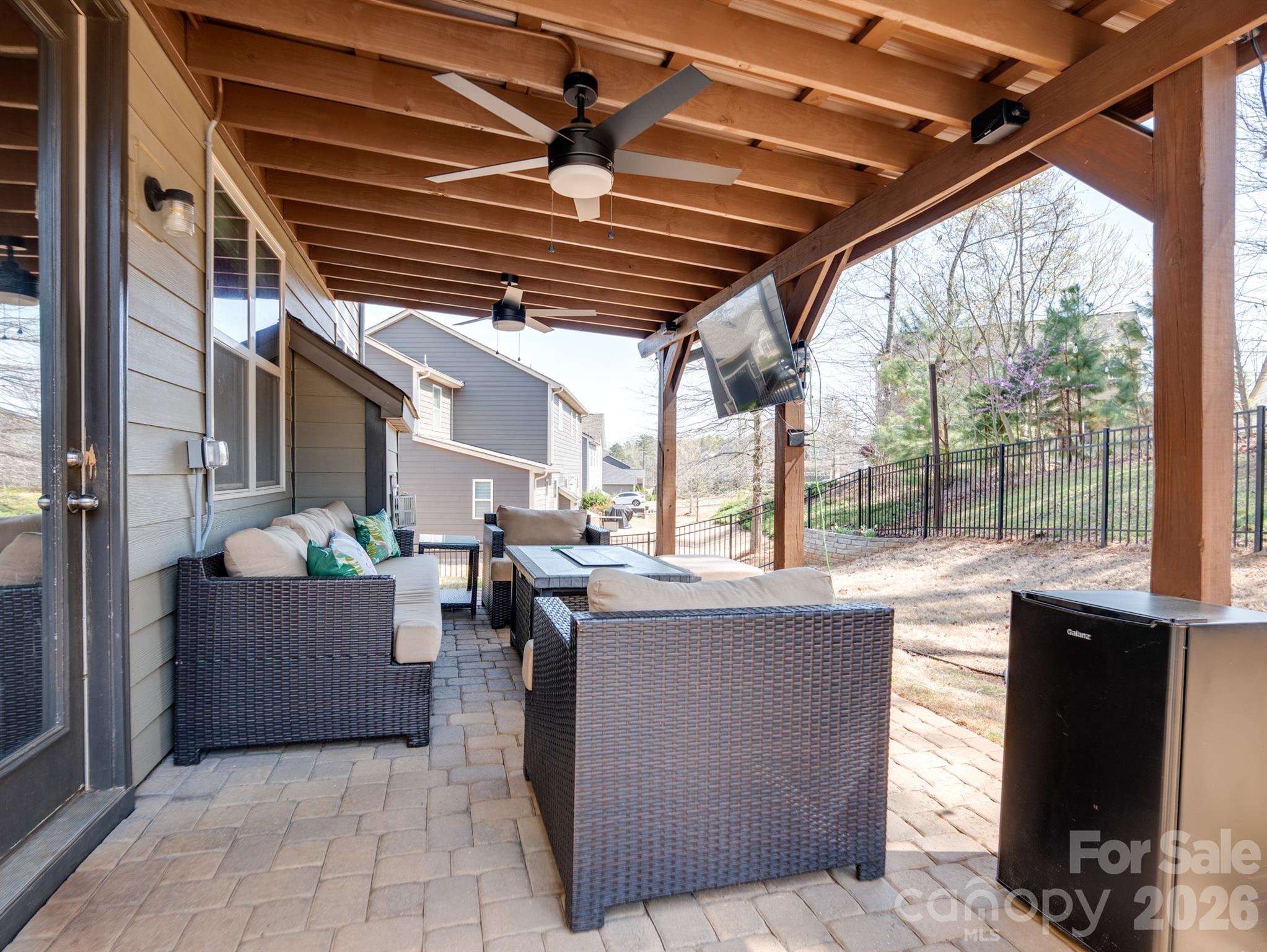 Lake Crest - Residential