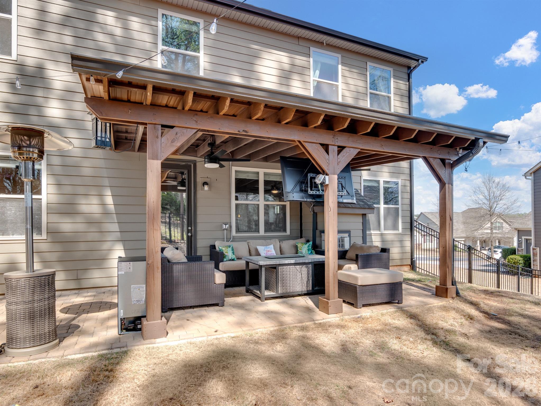 Lake Crest - Residential