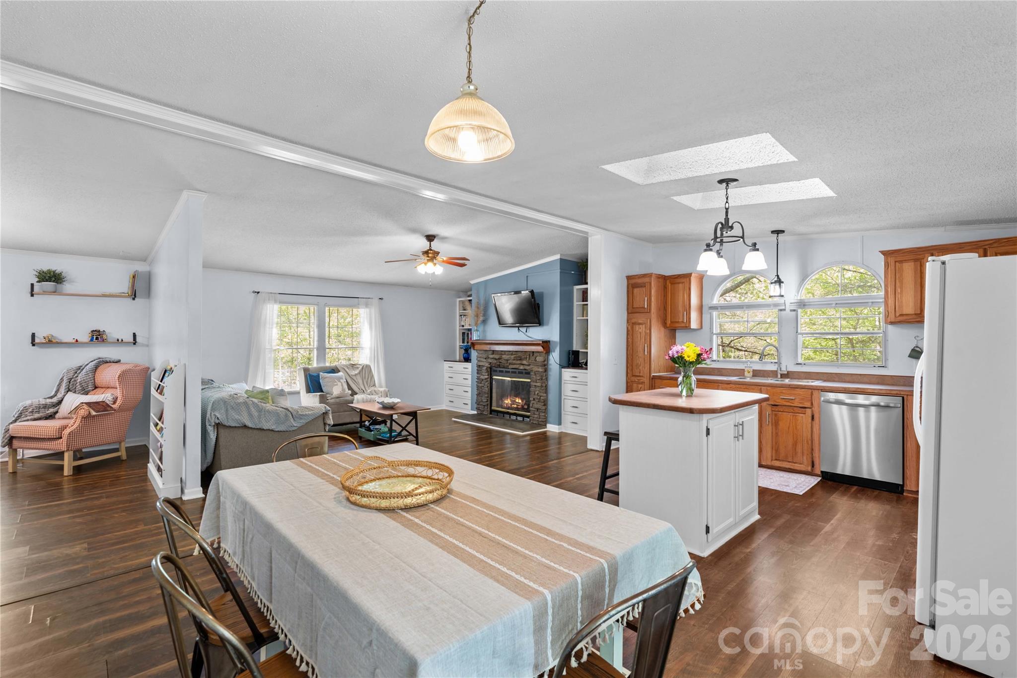 Windward Pointe - Residential