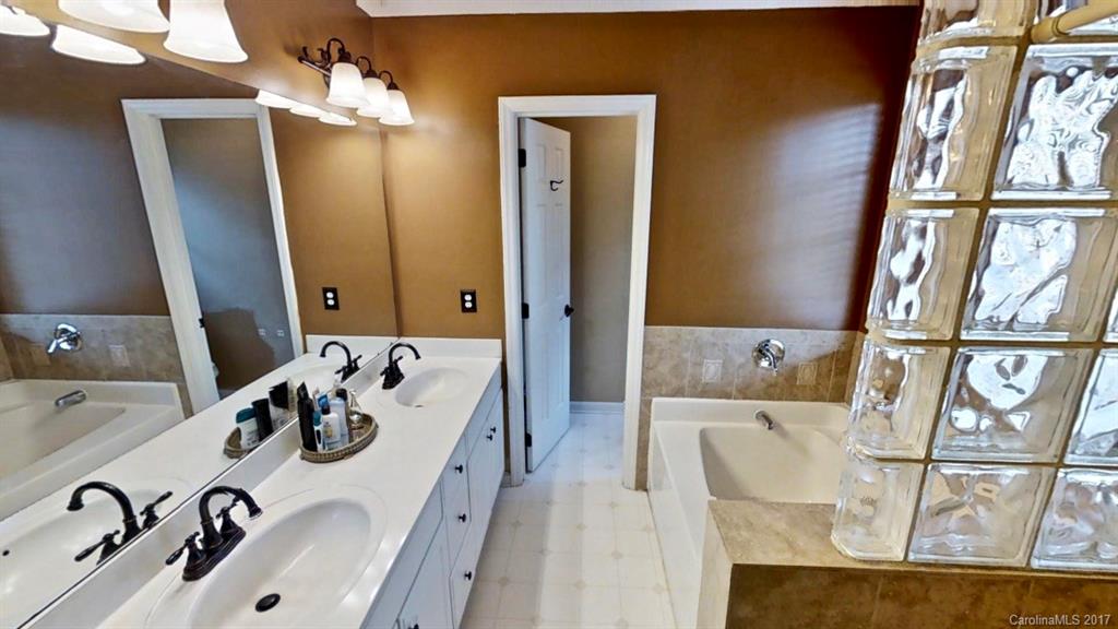 Wiltshire Manor - Residential