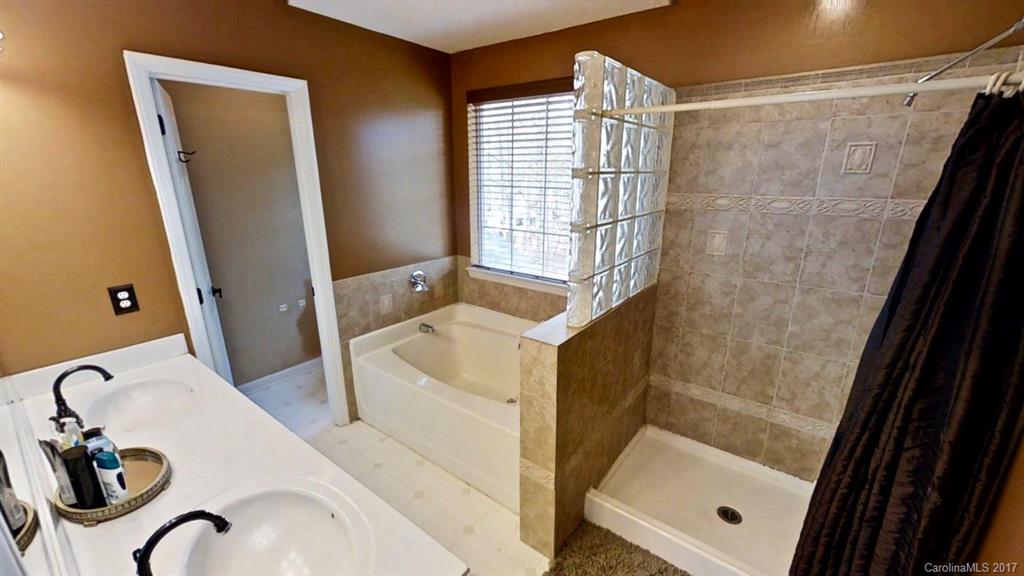 Wiltshire Manor - Residential