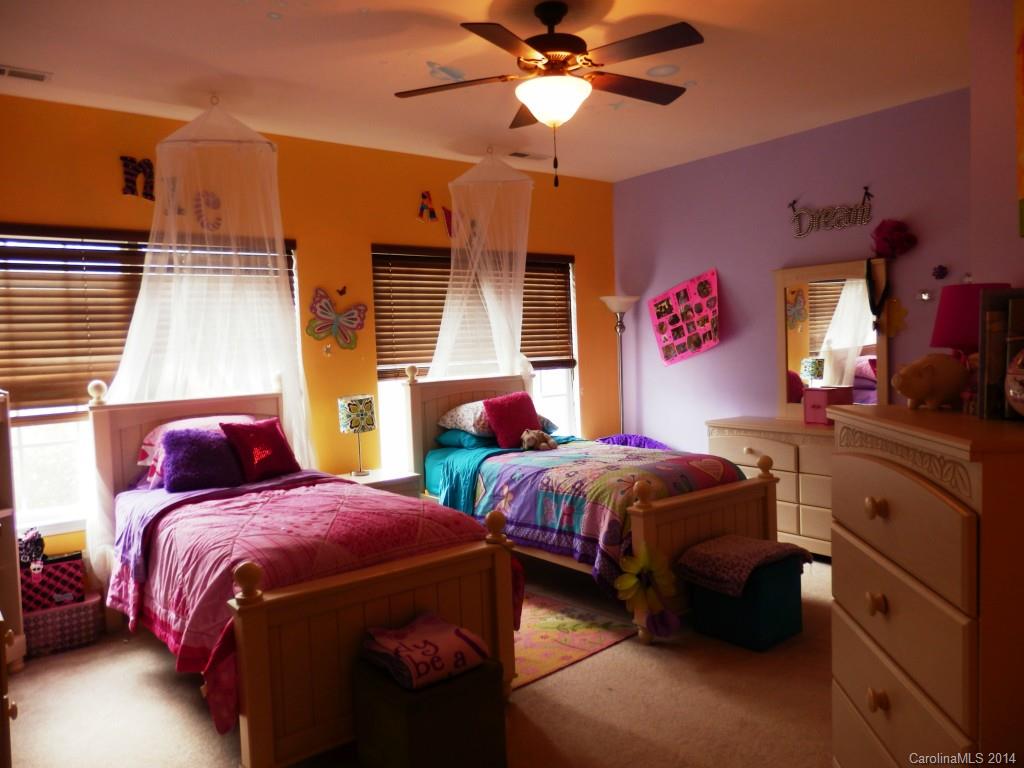 Old Stone Crossing - Residential