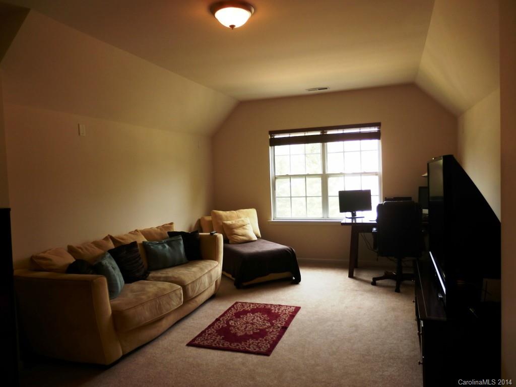 Old Stone Crossing - Residential