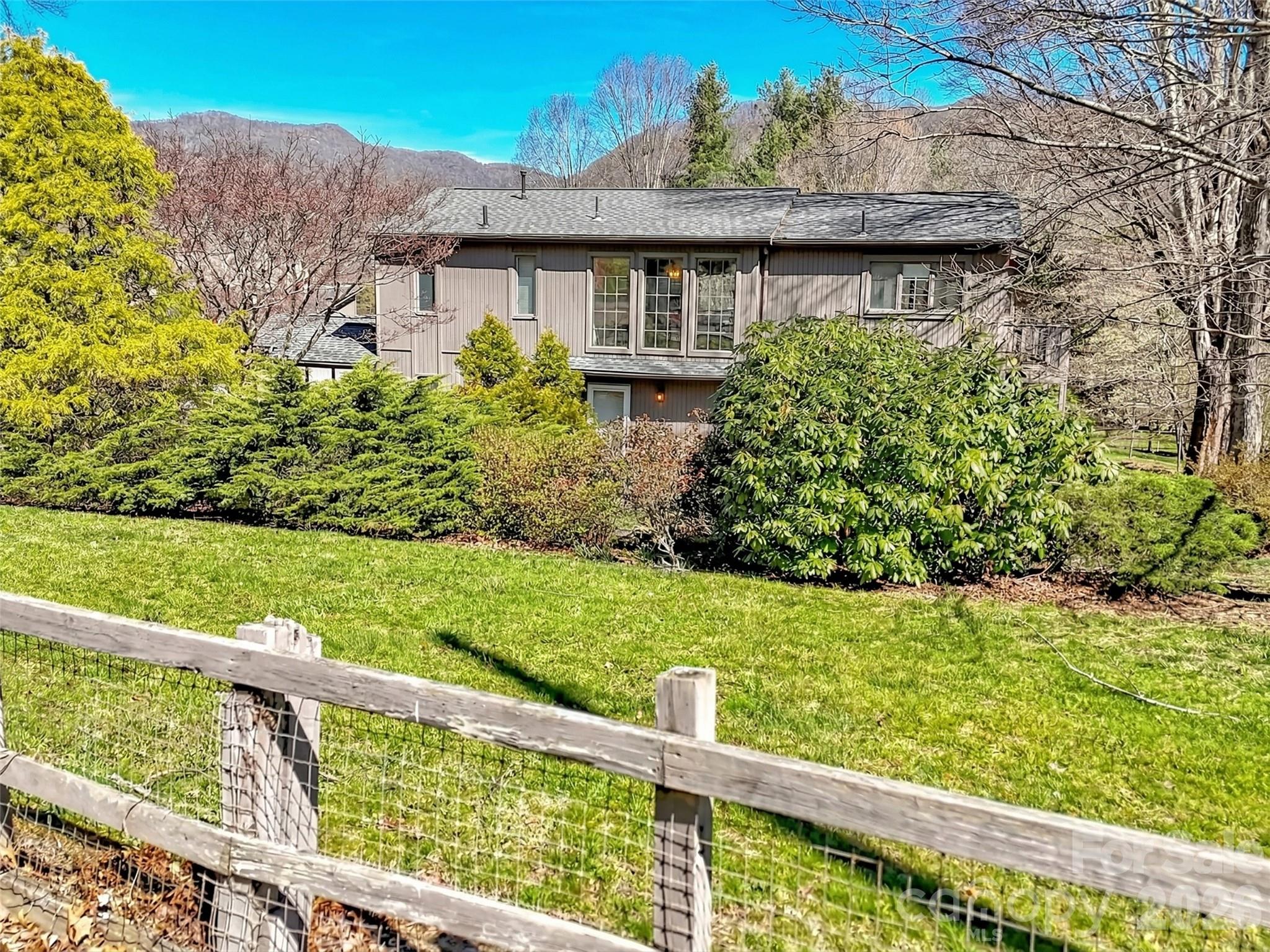 41 Balsam Shadows Drive