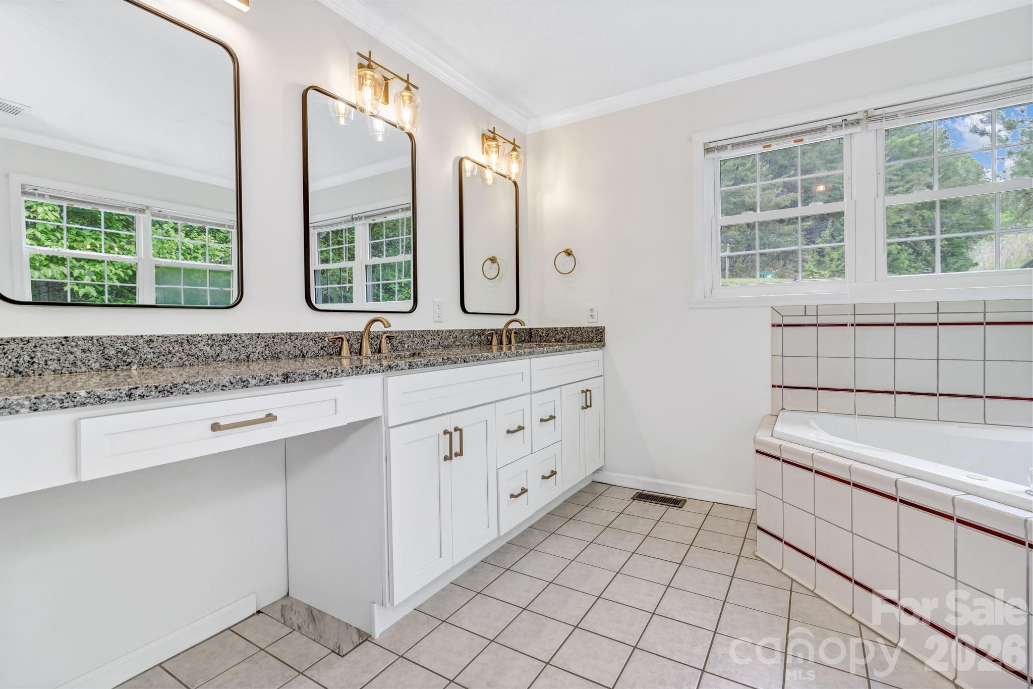 One Oak Estates - Residential