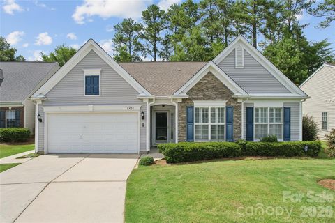 Photo of 8426 Heron Glen Drive, Charlotte, NC 28269 (MLS # 4405282)