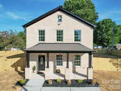 Photo of 2128 Holly Street, Charlotte, NC 28216 (MLS # 4352924)