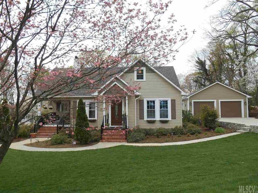 ABSOLUTELY ADORABLE 1940'S COTTAGE HOME!  HOME HAS BEEN COMPLETELY RENOVATED AND IS READY TO MOVE IN!  THIS HOME HAS OVER 1800 SQ FT WITH 4 BEDROOMS, 2 BATHS, HARDWOOD FLOORS, FIREPLACE,  ARCHED DOORWAYS, BEAUTIFUL LANDSCAPING, DECK, SIDE PORCH, AND DETACHED DOUBLE GARAGE.  PLENTY OF STORAGE SPACE IN BASEMENT AND GARAGE FLOORED ATTIC. CONVENIENTLY LOCATED CLOSE TO TOWN, 321, SHOPPING, AND DINING.  DON'T MISS OUT ON THIS ONE!