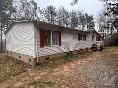 Photo of 127 Pinnacle Heights Drive, Nebo, NC 28761 (MLS # 4331543)