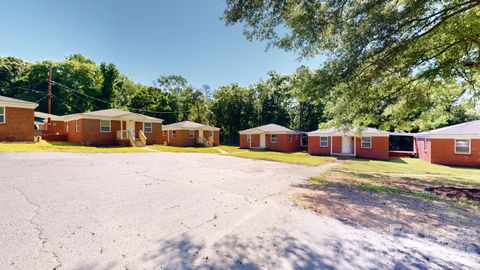 Photo of 4517 Helena Street, Charlotte, NC 28208 (MLS # 4371405)